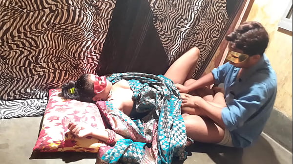 Gadis India Matang Bergairah Dalam Sari, Bercinta Dengan Gaya Desi Yang Menggoda