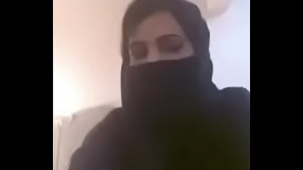 Mengintip Sensasi @hijabdoing Di Twitter Yang Bikin Bergairah