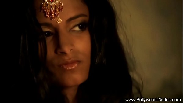 Gadis India Berambut Cokelat Dan Gairah Liarnya Yang Menggoda