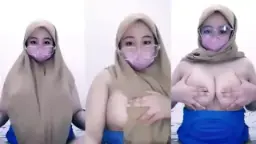 Ukhti Kerudung Coklat Sengaja Buka Jilbab, Pamer Tetek Gede Montok.