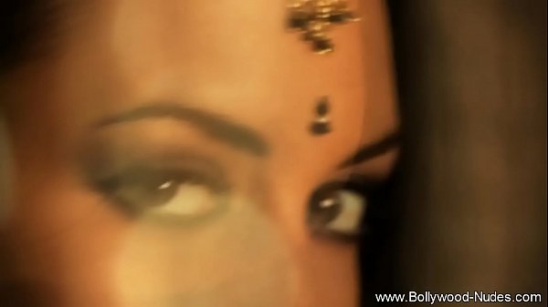Milf India Yang Seksi Dan Menggoda