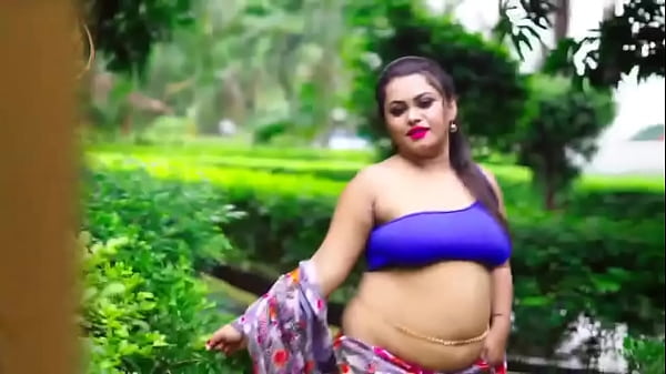 Goyangan Panas Bhabi India Dalam Sari Menggoda