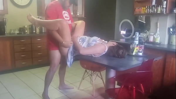 Kakak Iparku Membuatku Mengerang Keras Di Atas Meja Dapur