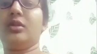 Bengali Cantik Buka Bra Sambil Mainin Puting Sendiri