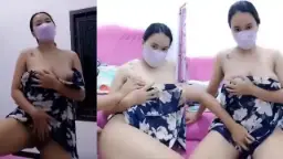Mahmud Sange Banget, Mainin Memek Sambil Remas-remas Toket.