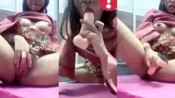 Tante Jilbab Colmek Pake Dildo Sampe Ngos-ngosan