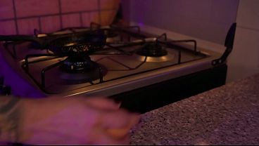 Ngentot Kakak Ipar Sambil Di Dapur, Kontol Basah Kena Pantat Gede