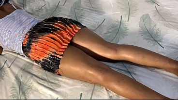 Tengah Malam Nyelonong Ke Kamar, Mau Ngewe Adik Tiri Yang Masih 18 Tahun