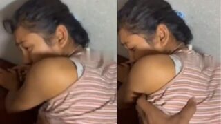 Gadis Nunggang Motor Di Silchar Ngerengek Keras Di Video Seks Viral Ini