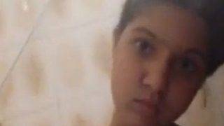 Mandiin Cewek India Horny, Video Mms-nya Bikin Makin Greget.