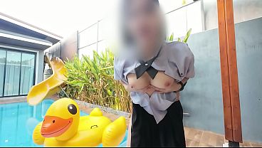 Nihh Ceweknya Kayak Siap Digenjot Di Pool Villa, Kontol Gede Langsung Nancep Dalem, Meraung Nikmat.