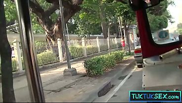 Bule Jemput Tante Di Tuk-tuk, Langsung Naik Kontol Gede.