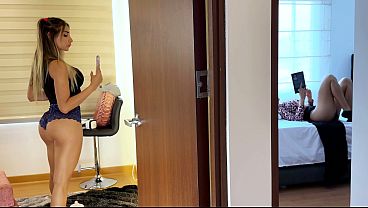 Ibu Mertua Seksi Tanpa Busana! Dengar Erangan Dari Kamar Sebelah, Dia Langsung Ngocok Sampai Basah Kuyup!