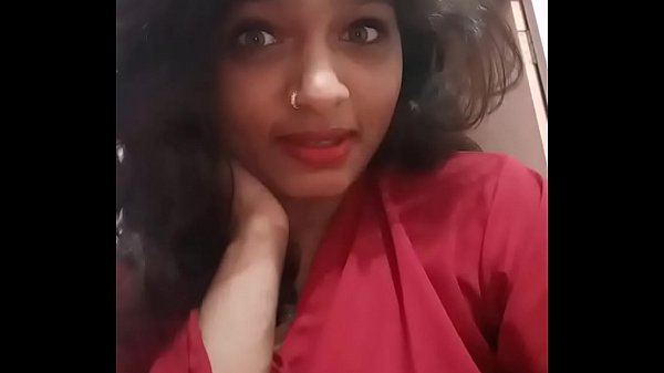 Sarika Si Abg Desi Nakal, Ngomong Mesum Panas Sama Kakak Tirinya Sambil Main-main Ranjang.