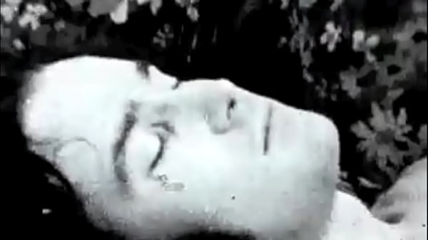 Gelap Malam, Main Bareng ‘ibu-ibu Vintage’ Dari Rahasia Hidupku, Pengakuan Erotis Pria Inggris Victoria.